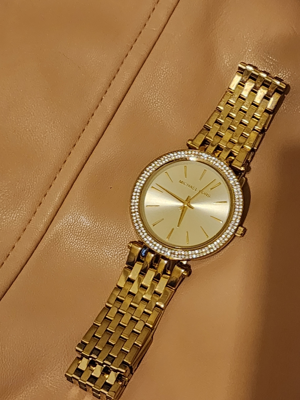 Michael Kors MK3191 Gold Tone Watch Like New - Picture 4 of 10
